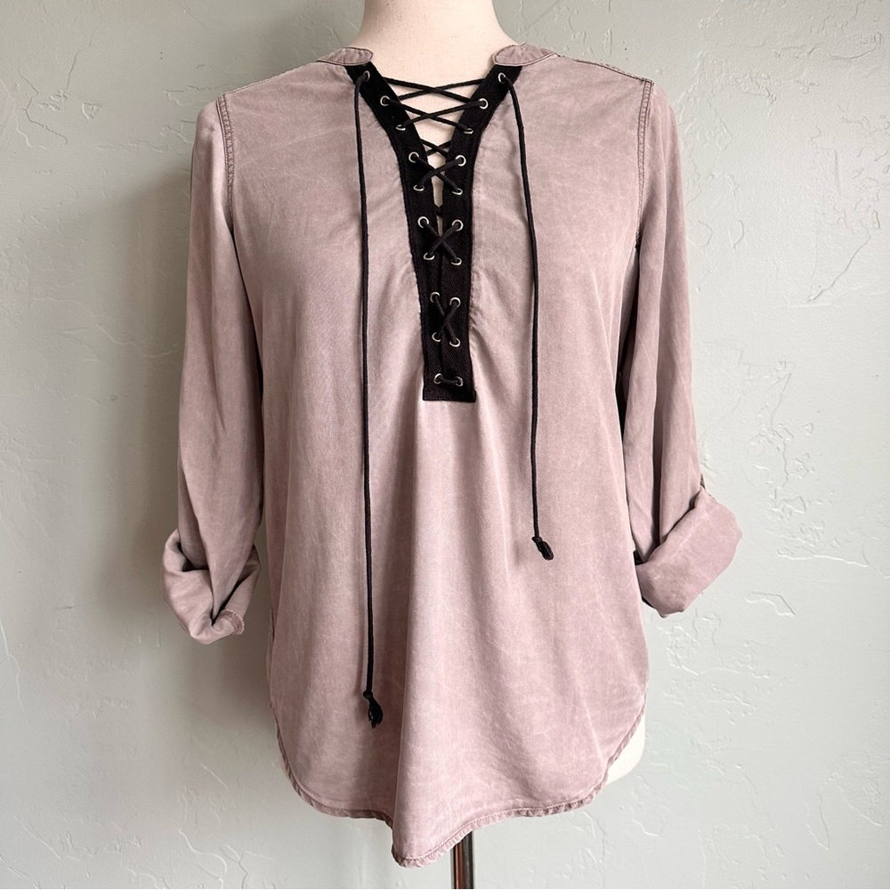 Express Women’s Lace-Up Roll‎ Tab Blouse Top Washed Gray Taupe Black Size XS